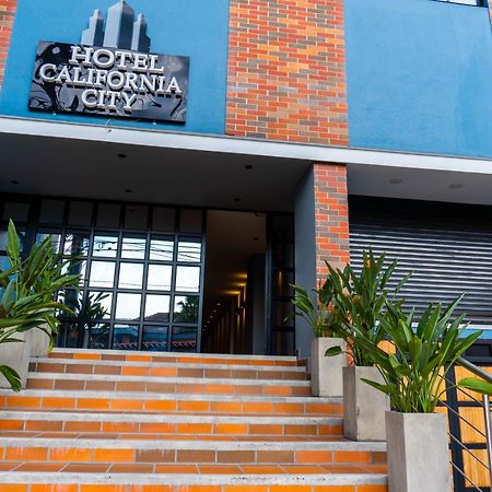 Hotel California City Меделин Екстериор снимка