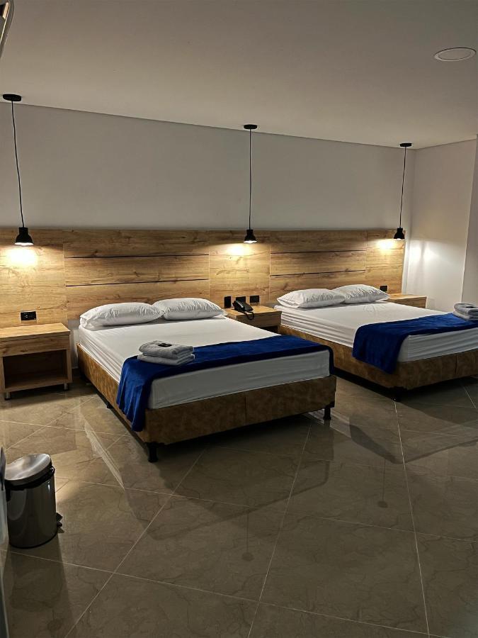 Hotel California City Меделин Екстериор снимка