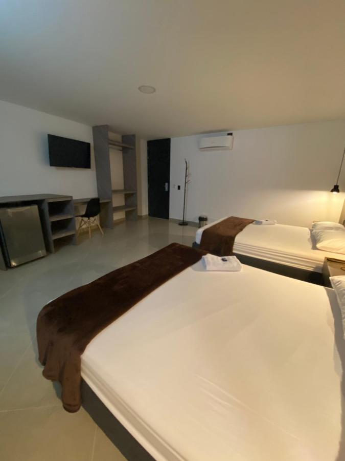 Hotel California City Меделин Екстериор снимка